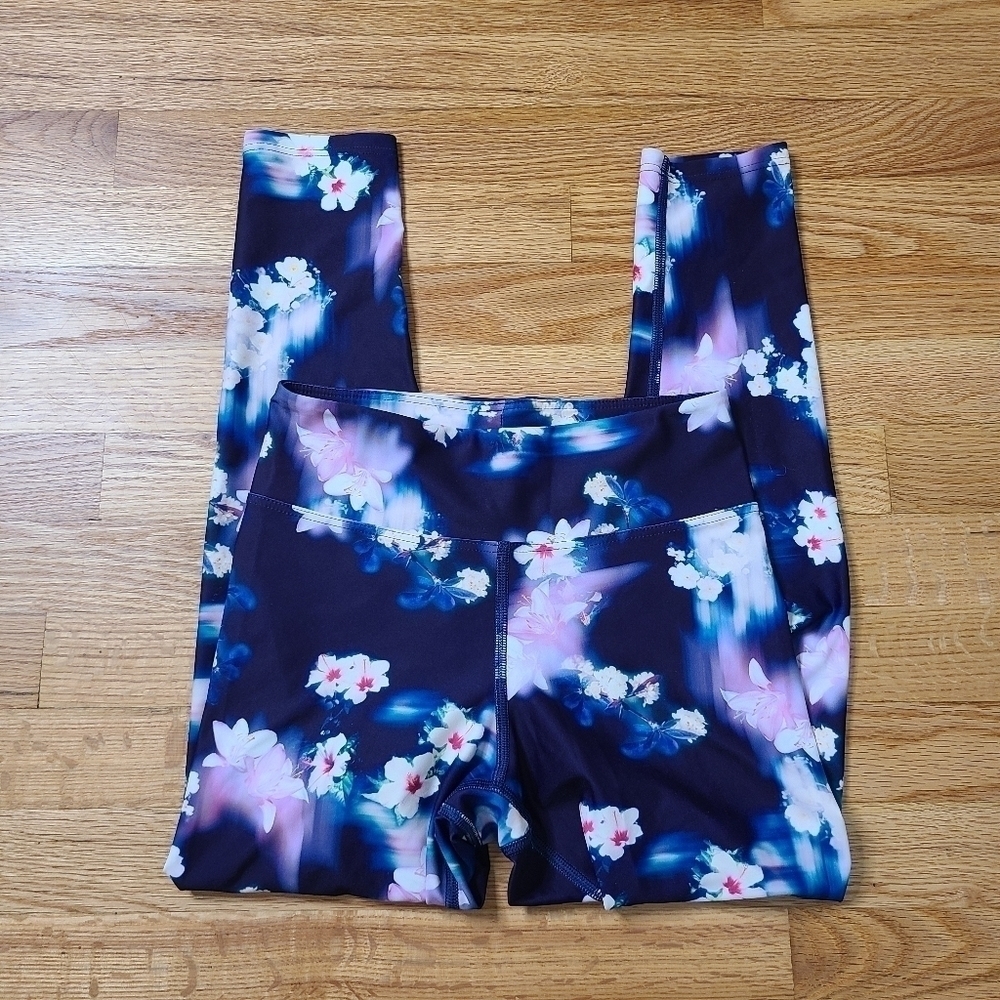 Dharma Bums Medium Floral Cropped Leggings